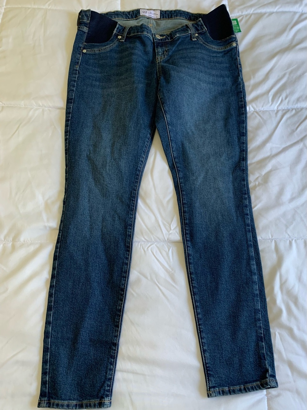 New with tags GAP maternity jeans size 32